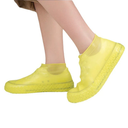 Stop Soaked Sneakers! Heavy-Duty Rain Shoe Covers – Anti-Slip & Fold Into Your Bag 🌧️