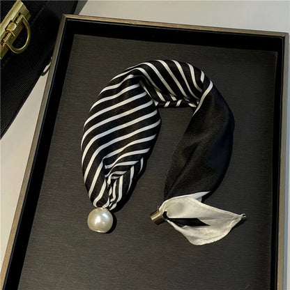 🧣 Effortless Glamour: Pop-On Pearl Necklace Scarf ✨